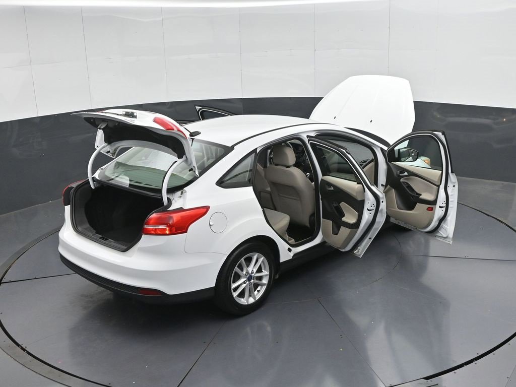 Used 2015 Ford Focus SE image 46