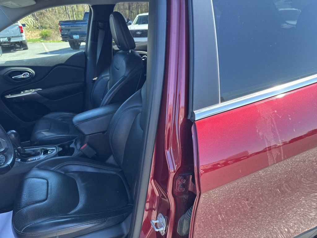 Used 2019 Jeep Cherokee Limited image 11