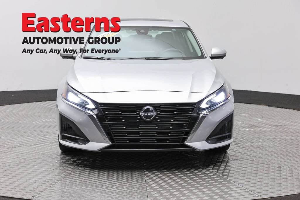 Used 2023 Nissan Altima 2.5 SL FWD image 2
