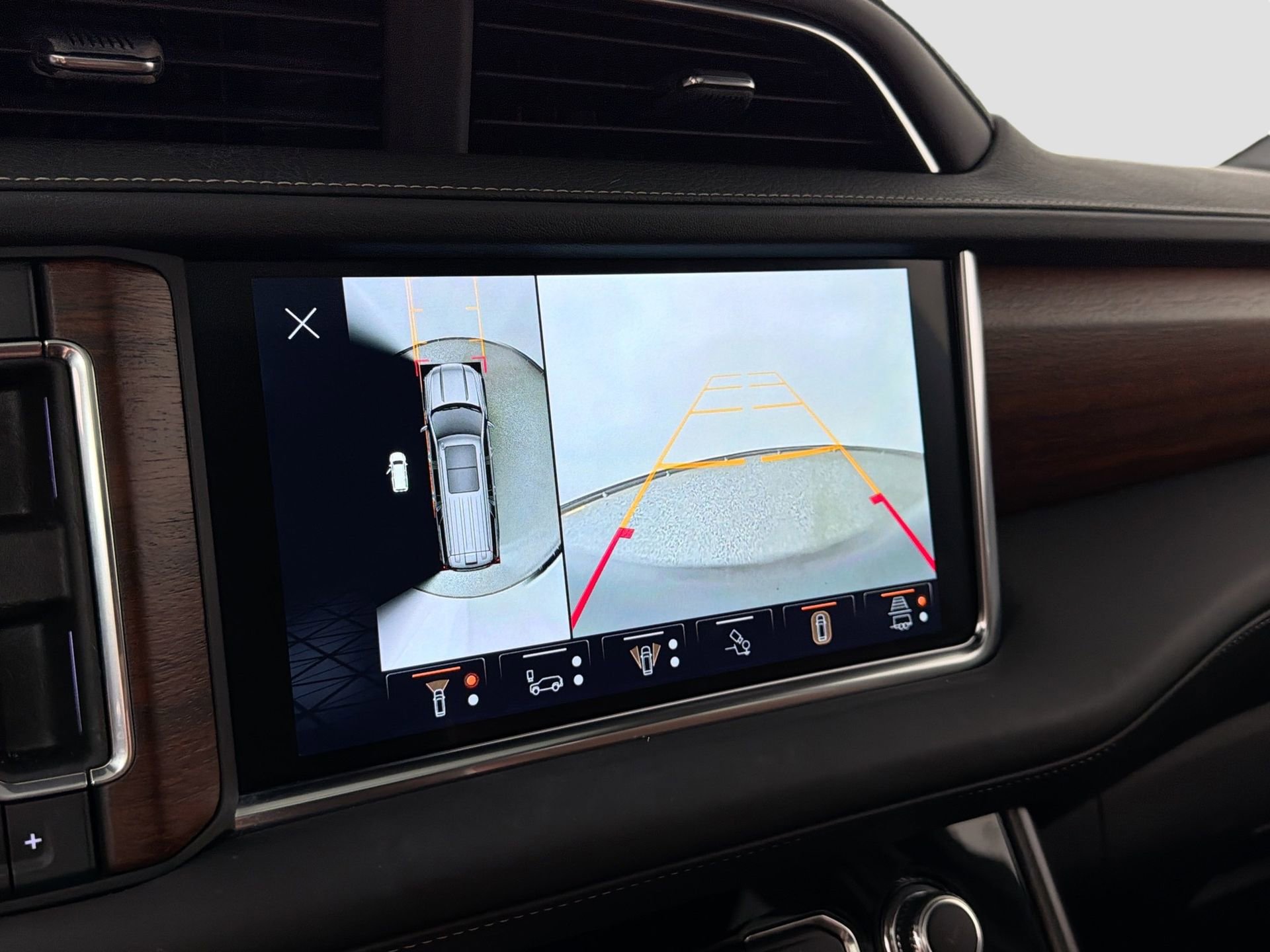 Used 2023 GMC Yukon XL Denali Ultimate image 14