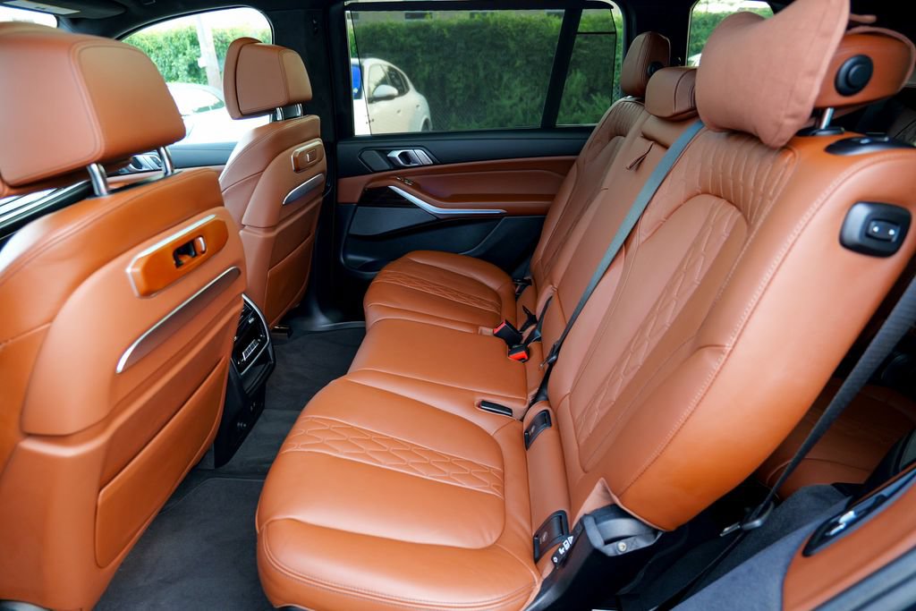 Used 2024 BMW X7 M60i w/ Executive Package AWD/4WD image 28