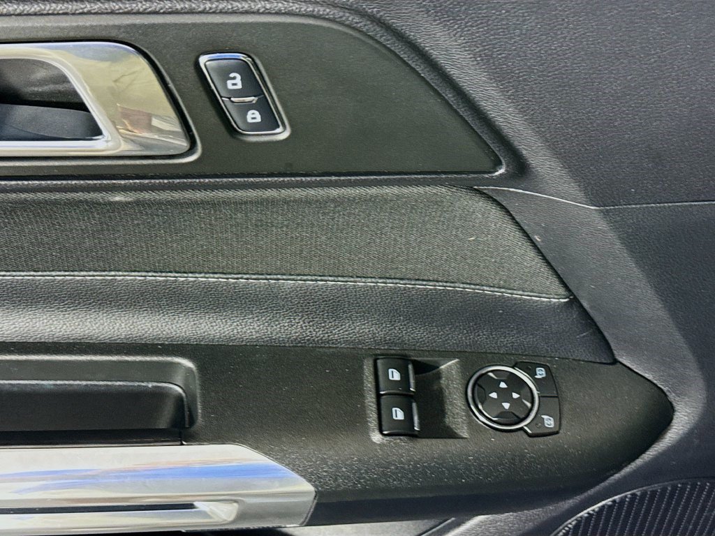 Used 2018 Ford Mustang Coupe RWD image 16