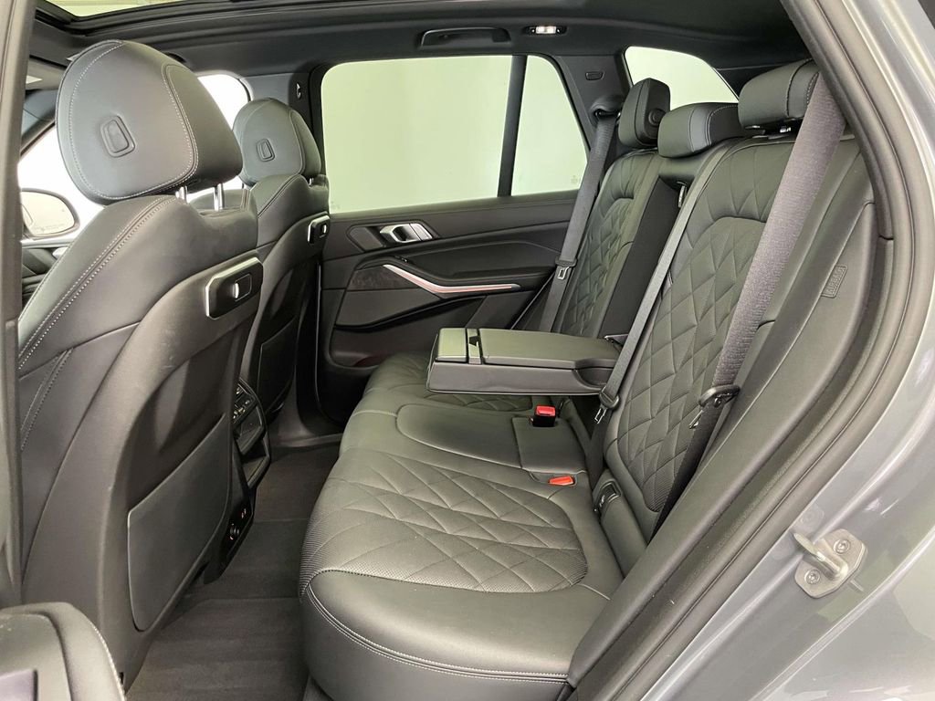 Used 2024 BMW X5 xDrive40i w/ Premium Package AWD/4WD image 16