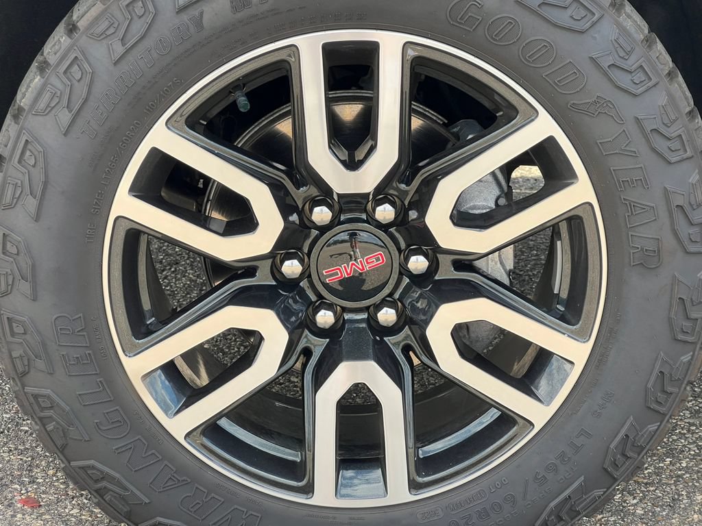 Used 2023 GMC Sierra 1500 Denali w/ Technology Package AWD/4WD image 13