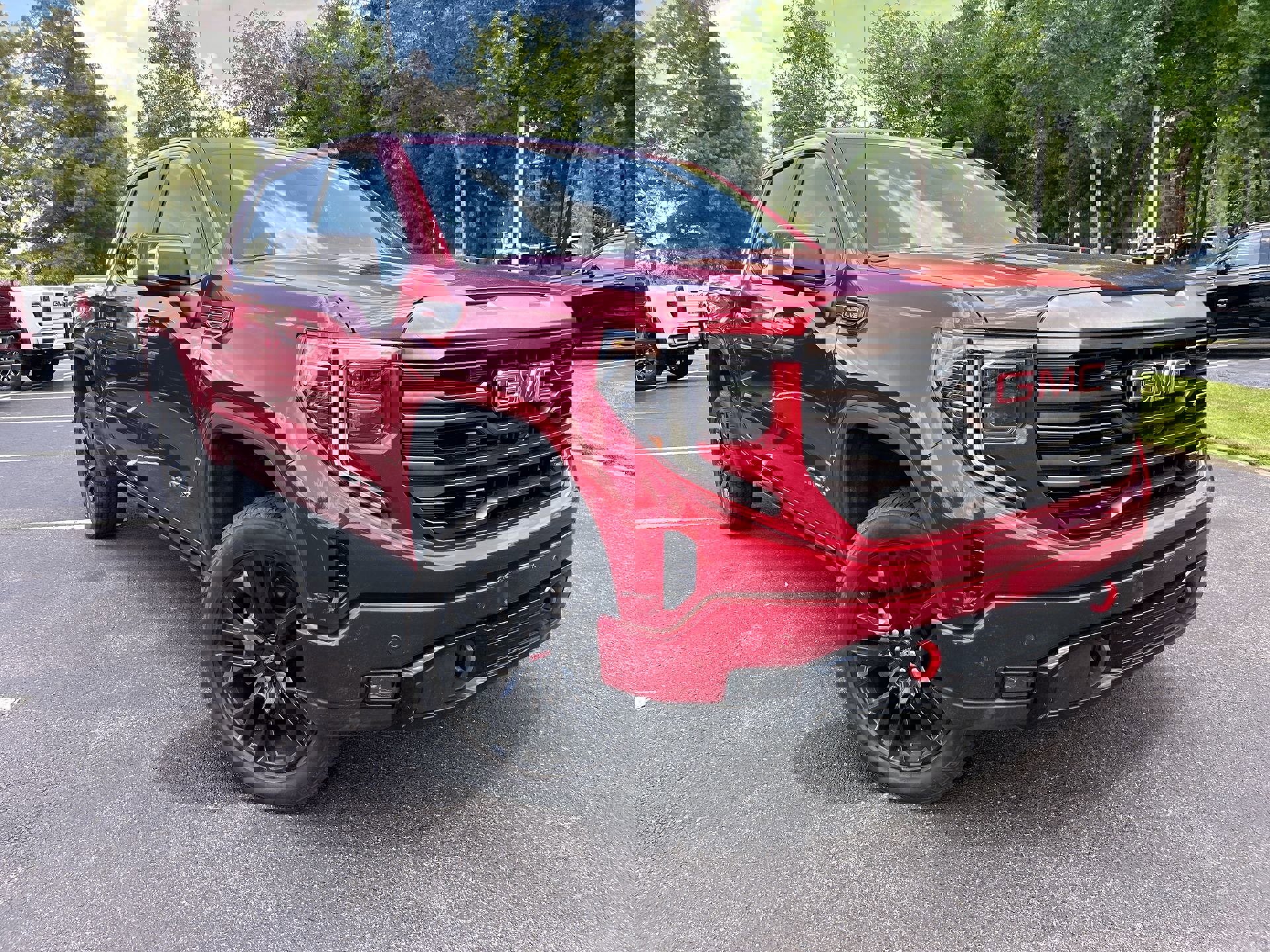 Used 2022 GMC Sierra 1500 AT4X image 2