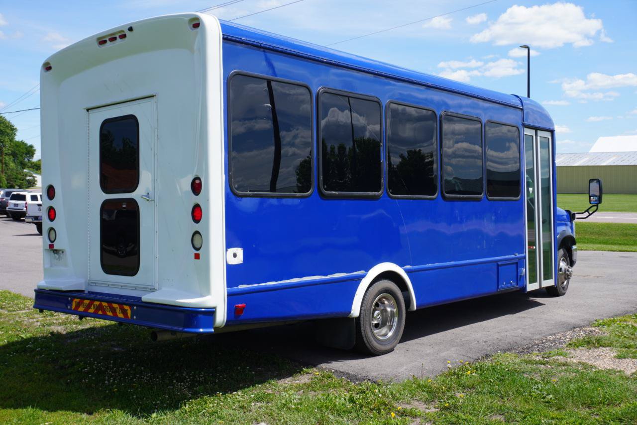 Used 2019 Ford E-450 and Econoline 450 Super Duty w/ Shuttle Bus Prep Package RWD image 5