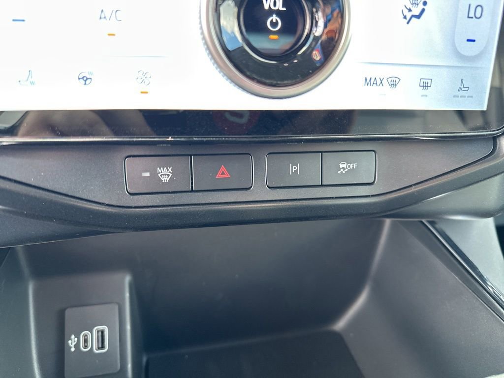 New 2025 Ford F150 Lightning Flash image 31
