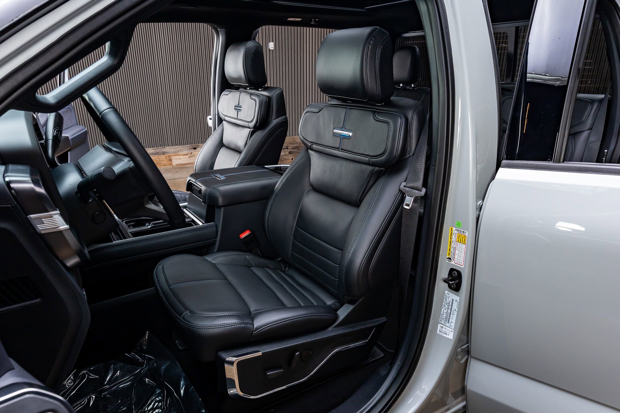 Used 2026 Ford F250 Platinum AWD/4WD image 31