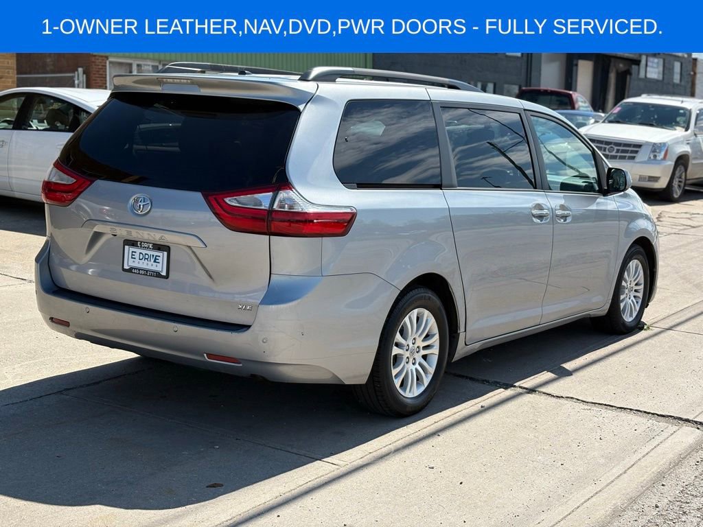 Used 2015 Toyota Sienna XLE Premium FWD image 7