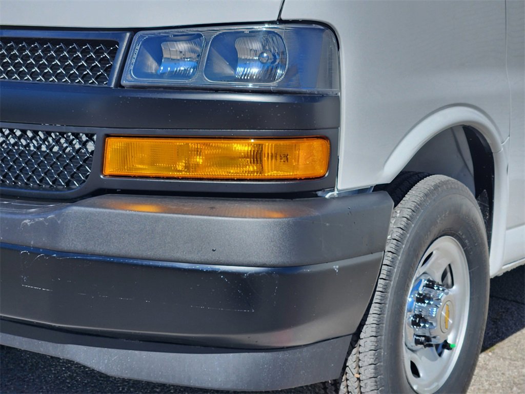 New 2025 Chevrolet Express 2500 w/ Driver Convenience Package image 6