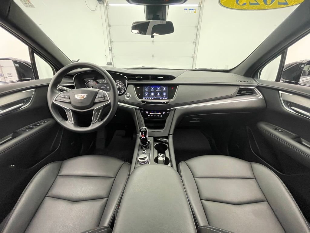 Used 2025 Cadillac XT5 Luxury w/ LPO, Floor Liner Package AWD/4WD image 3