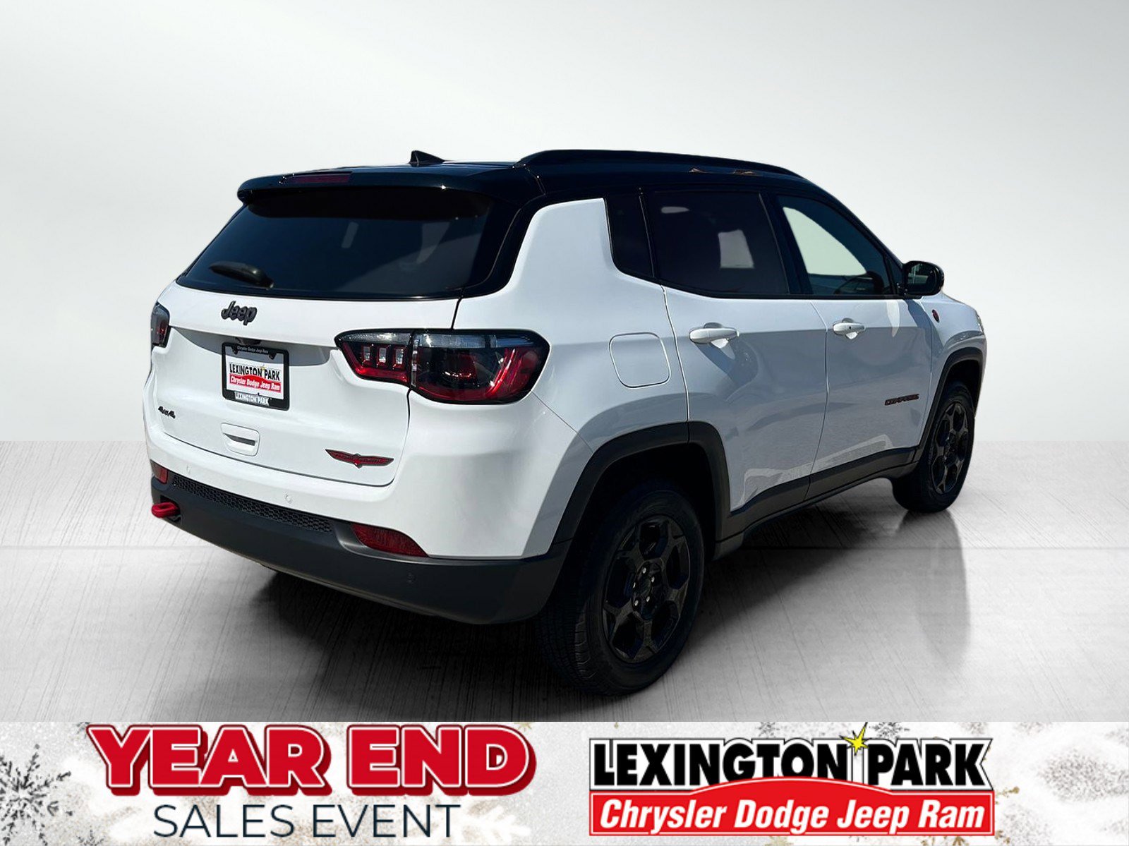 Used 2024 Jeep Compass Trailhawk image 7