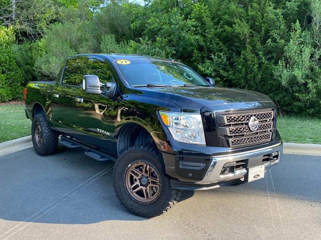 Used 2021 Nissan Titan SV w/ SV Convenience Package
