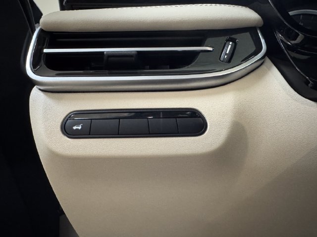 Used 2025 INFINITI QX60 Pure FWD image 10