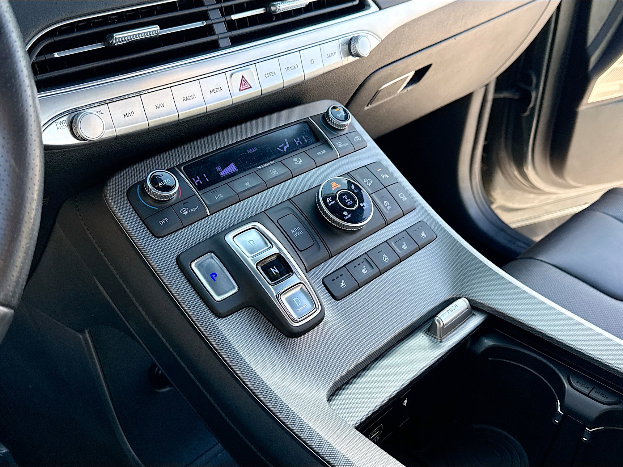 Used 2022 Hyundai Palisade Calligraphy image 11