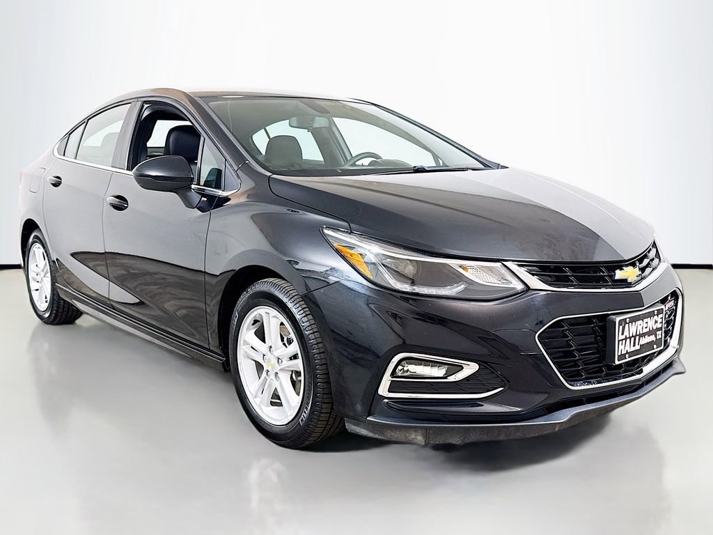Used 2017 Chevrolet Cruze LT w/ RS Package FWD image 3
