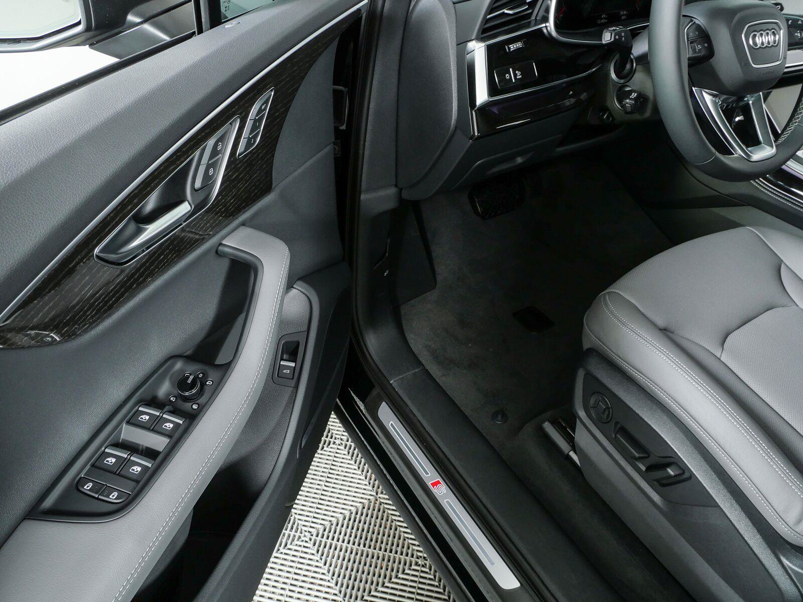 New 2026 Audi Q7 Premium Plus AWD/4WD image 8