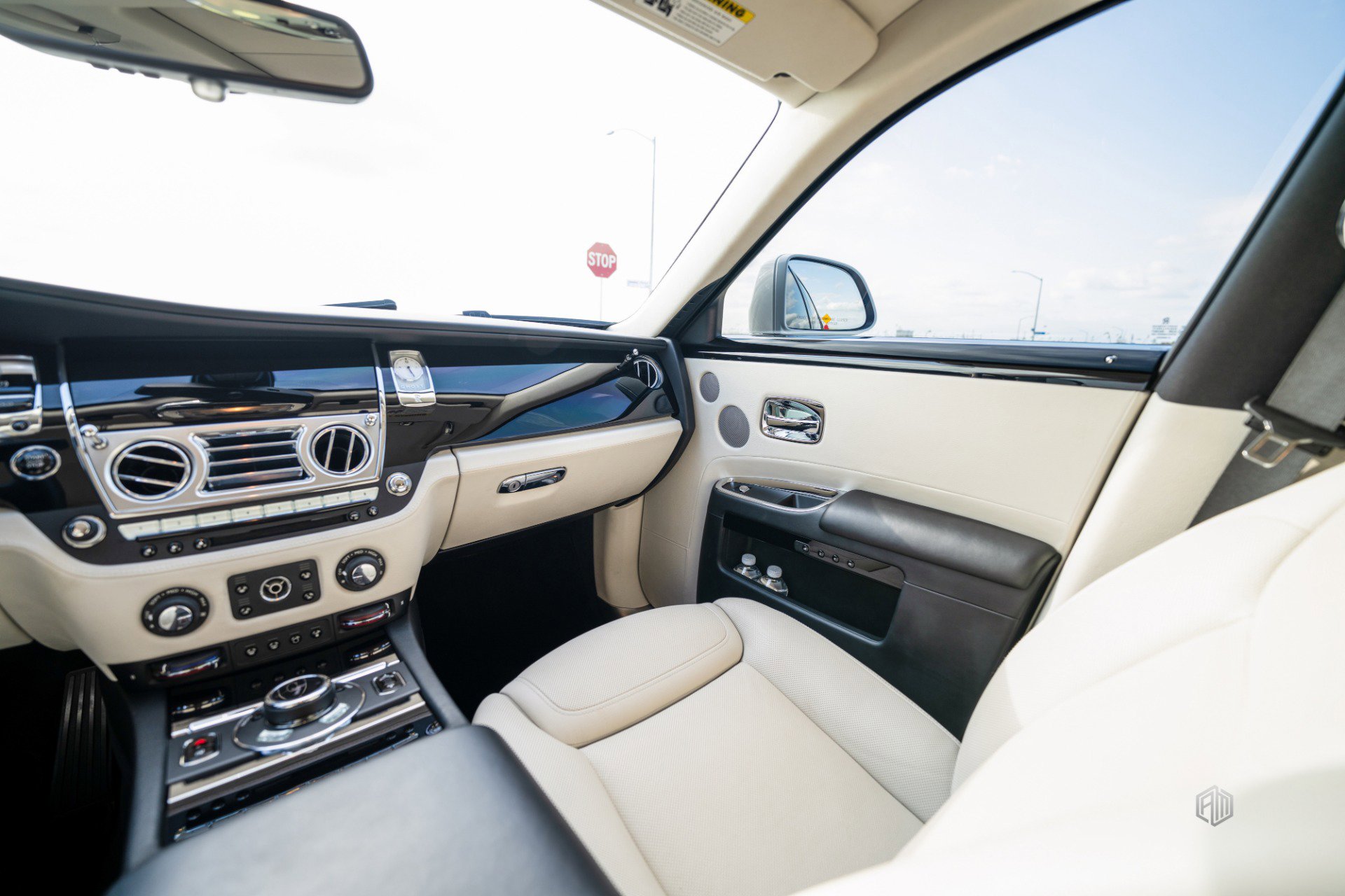 Used 2016 Rolls-Royce Ghost image 26