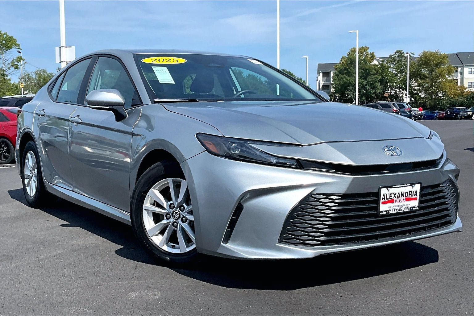 Used 2025 Toyota Camry LE FWD image 2