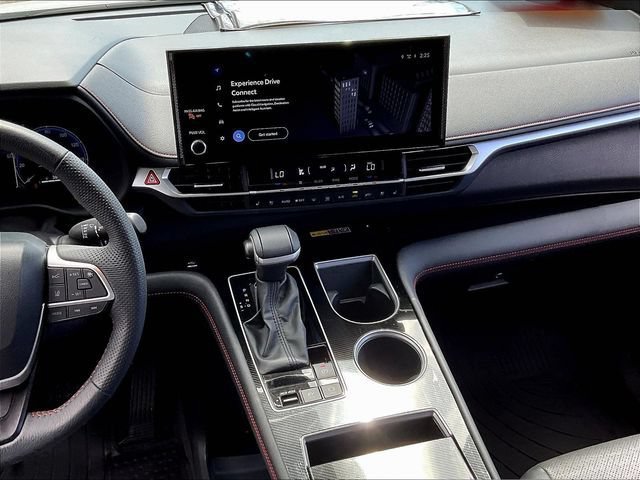 Used 2025 Toyota Sienna XSE w/ XSE Premium Package FWD image 11