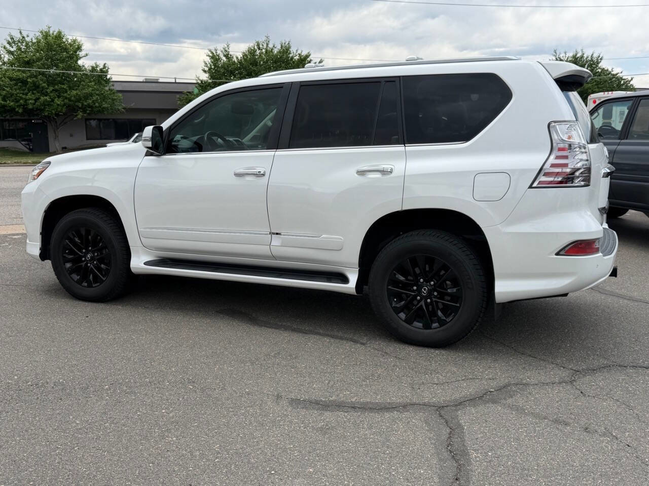 Used 2018 Lexus GX 460 Premium w/ Premium Package AWD/4WD image 9