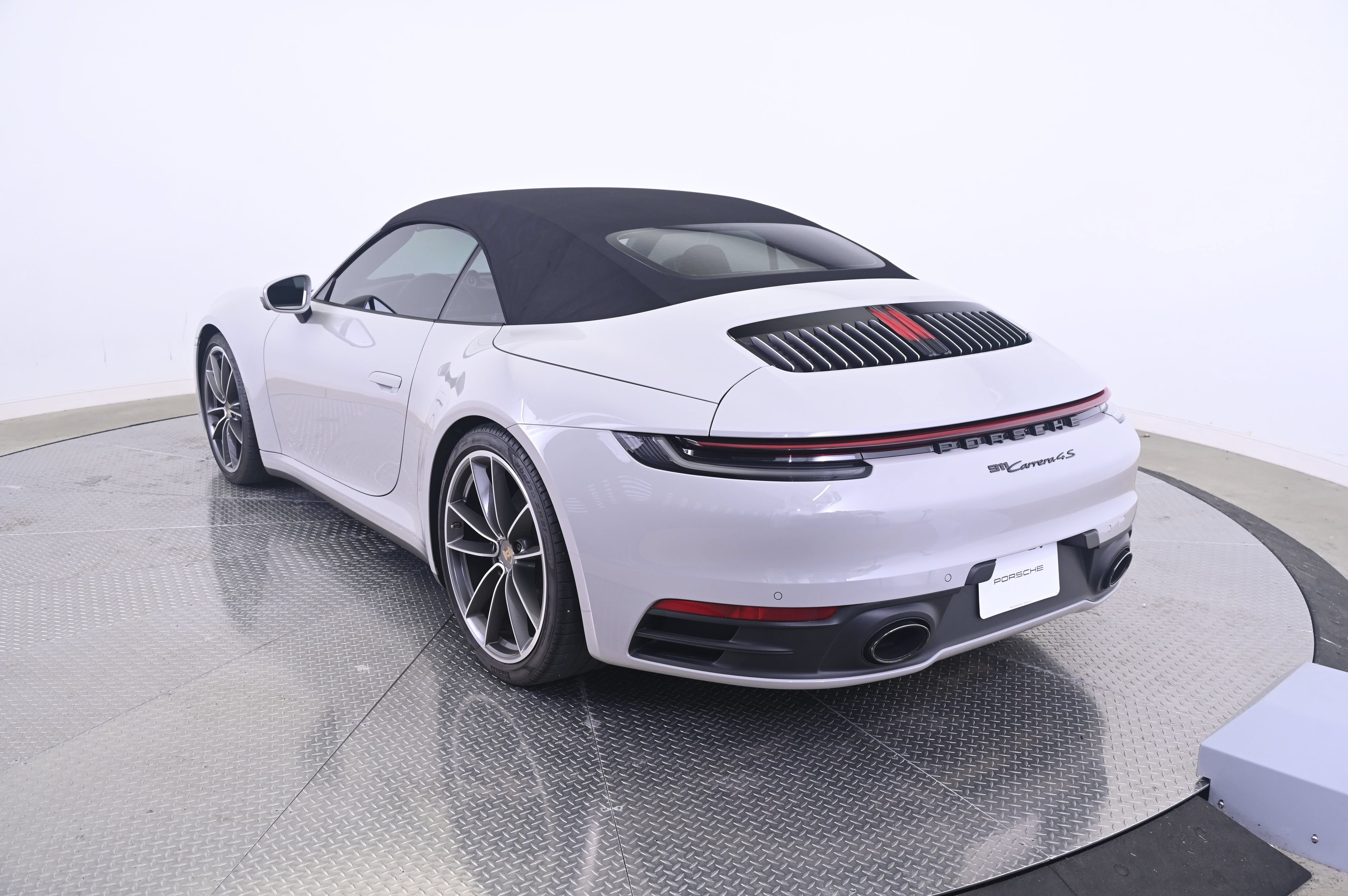 Used 2020 Porsche 911 Carrera 4S AWD/4WD image 13