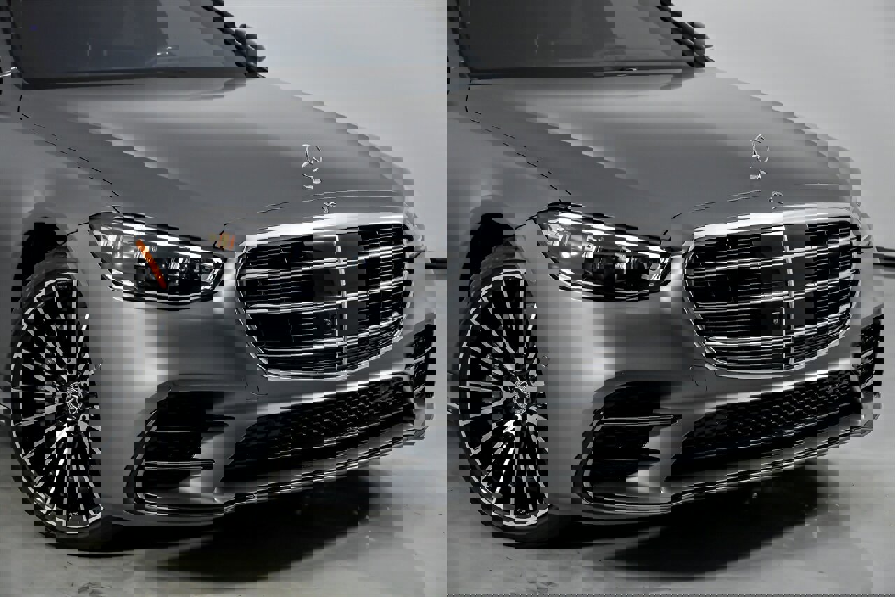 Used 2024 Mercedes-Benz S 580 4MATIC Sedan image 3