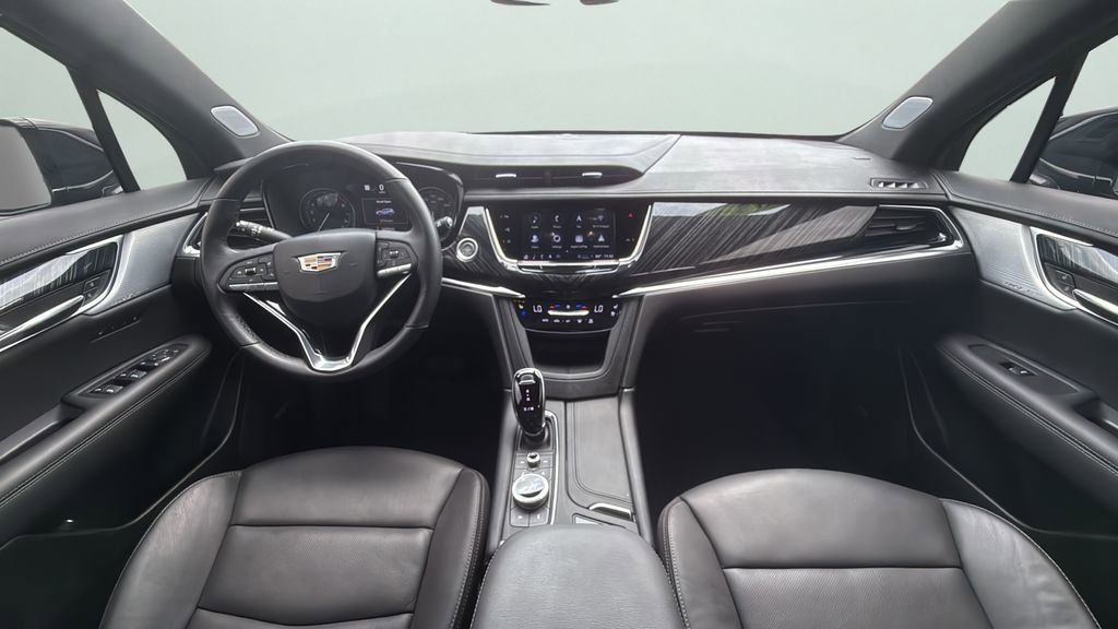 Used 2024 Cadillac XT6 Premium Luxury w/ Technology Package FWD image 15