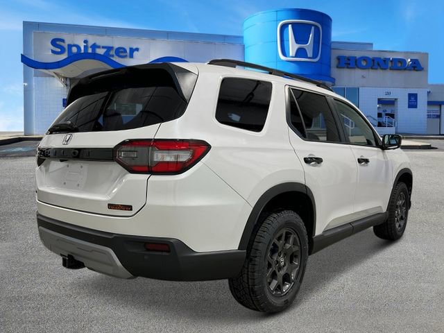 New 2025 Honda Pilot TrailSport image 3