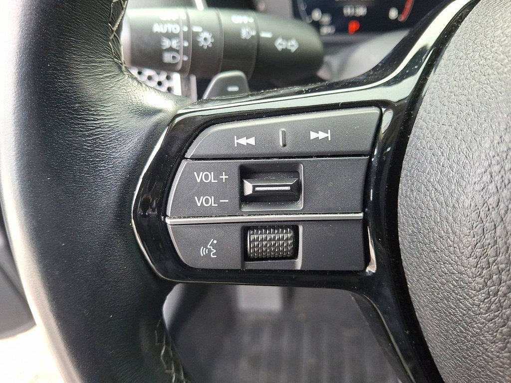 Used 2023 Honda Civic Touring image 17