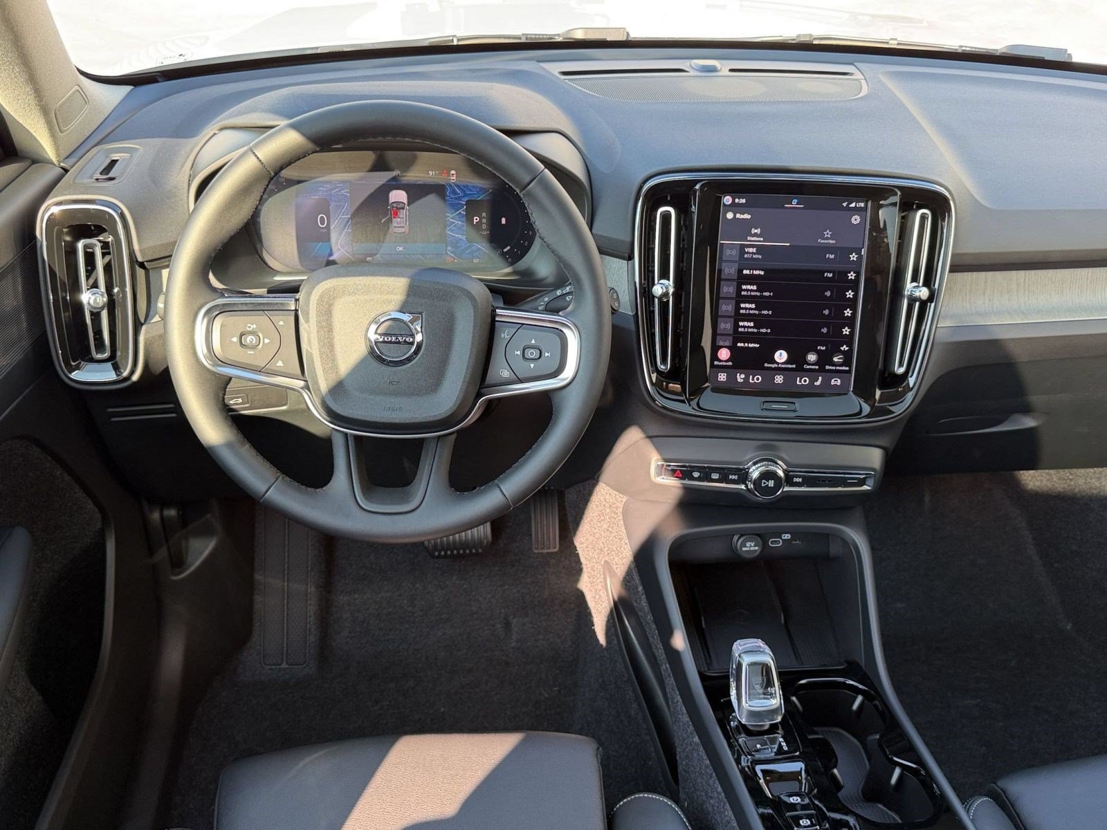 New 2026 Volvo XC40 B5 Plus w/ Protection Package Premier AWD/4WD image 28