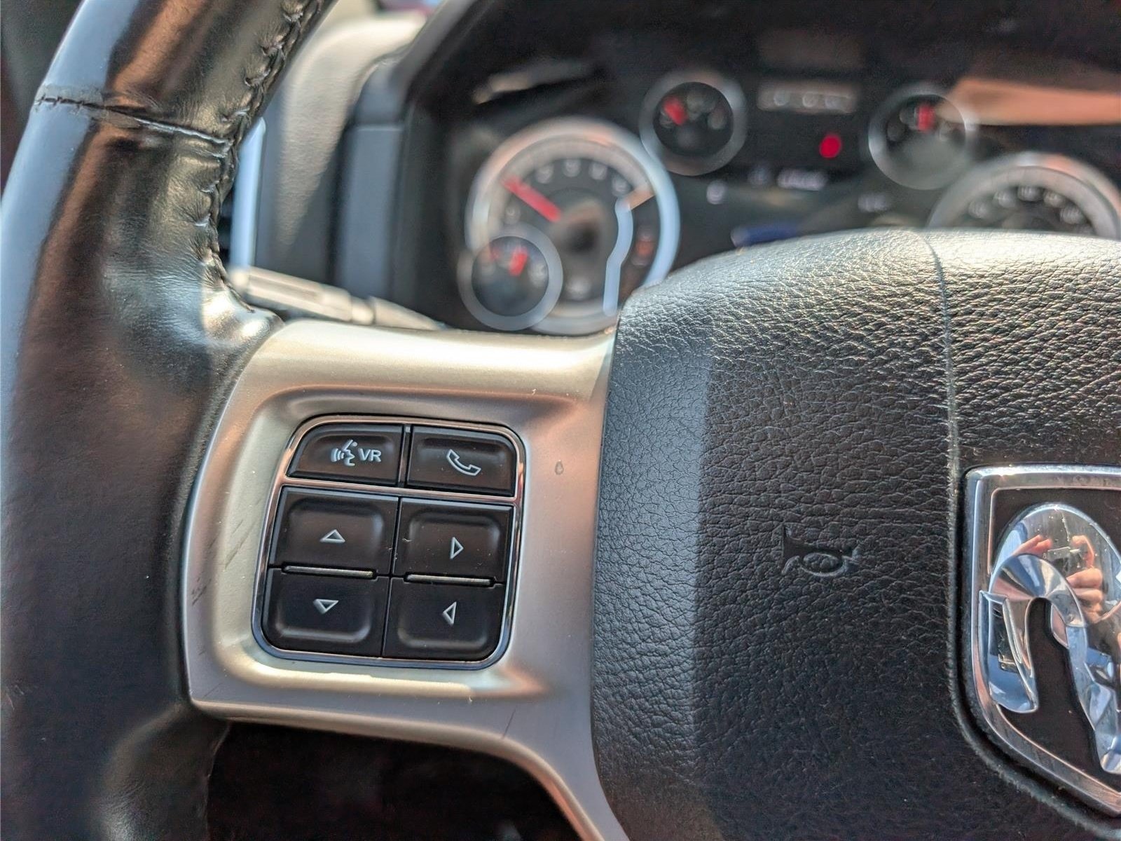 Used 2016 RAM 1500 Laramie w/ Convenience Group AWD/4WD image 22