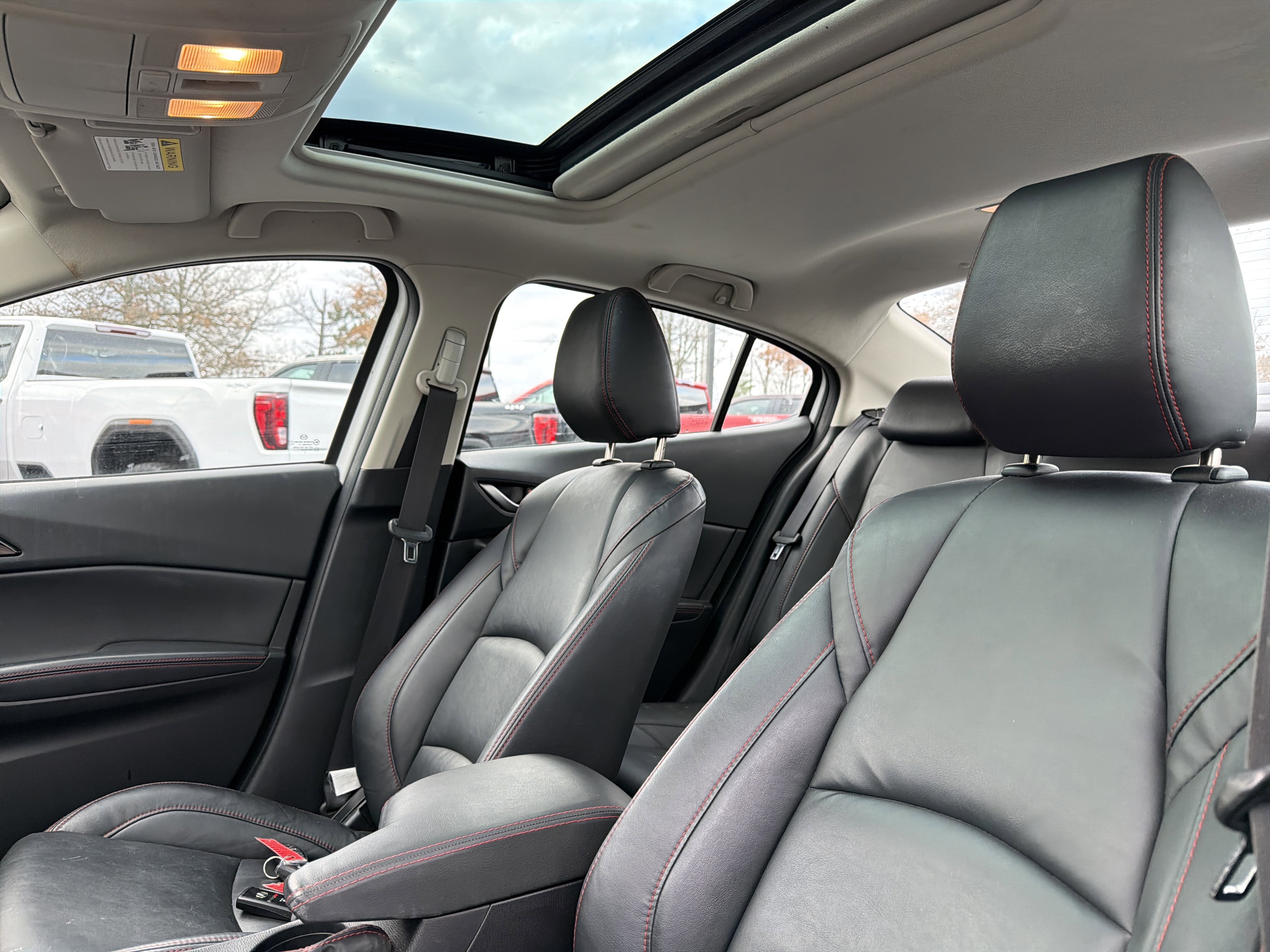 Used 2015 MAZDA MAZDA3 i Grand Touring image 24