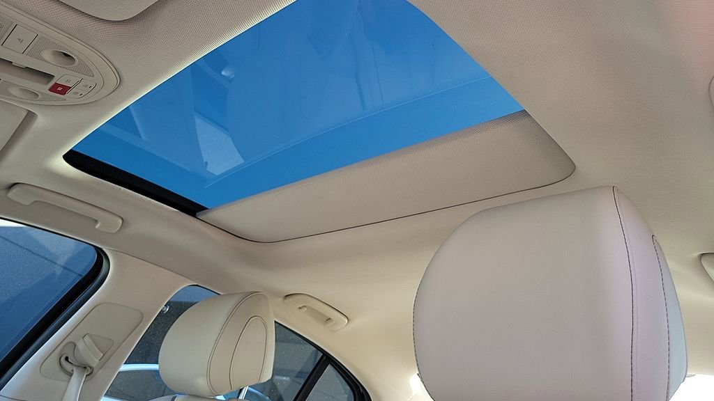 Used 2026 Genesis G70 2.5T Prestige image 33