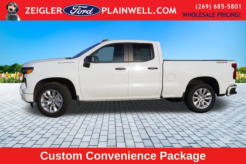 Used 2023 Chevrolet Silverado 1500 Custom image 2