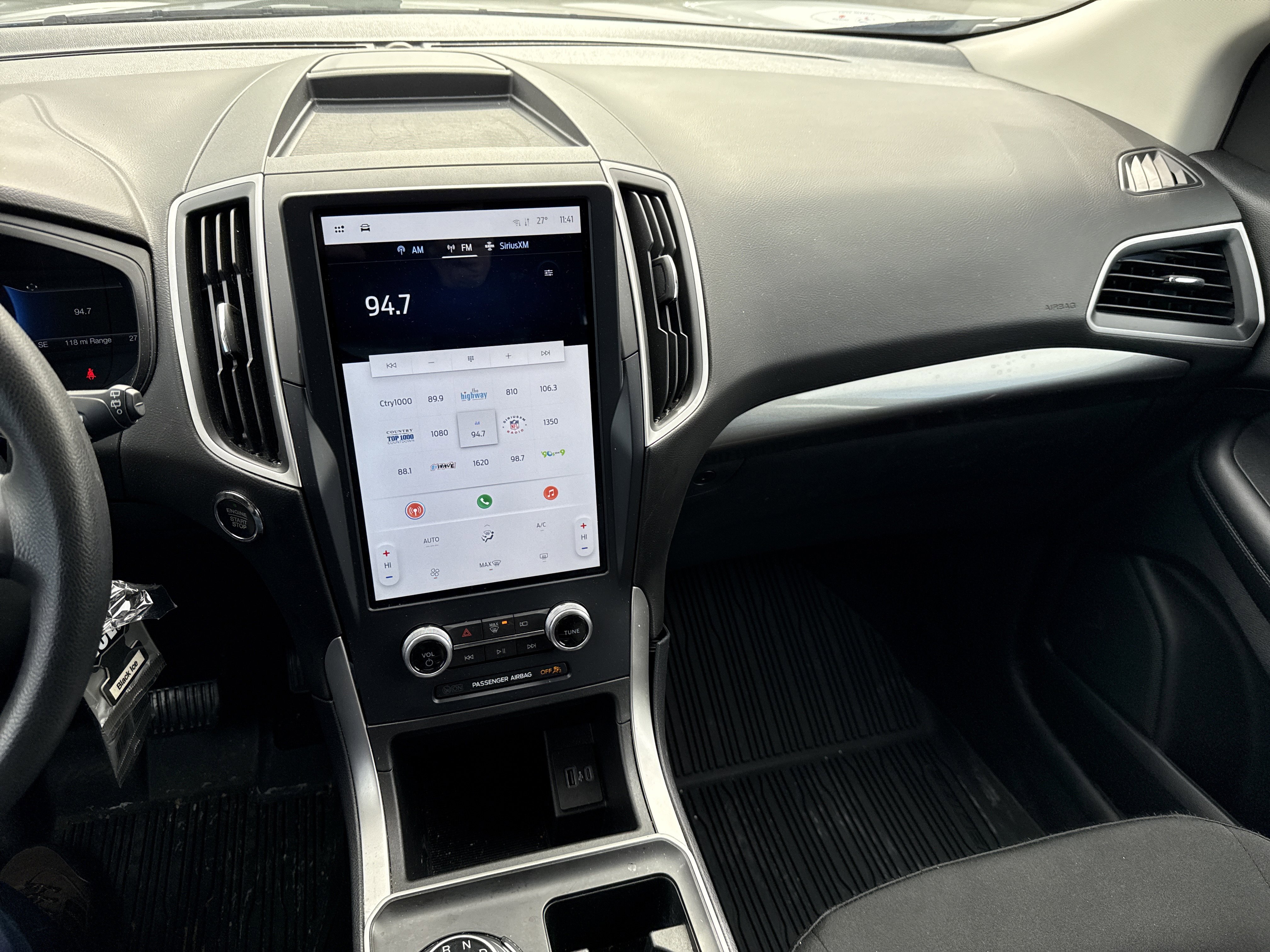 Used 2022 Ford Edge SE w/ Black Appearance Package image 22