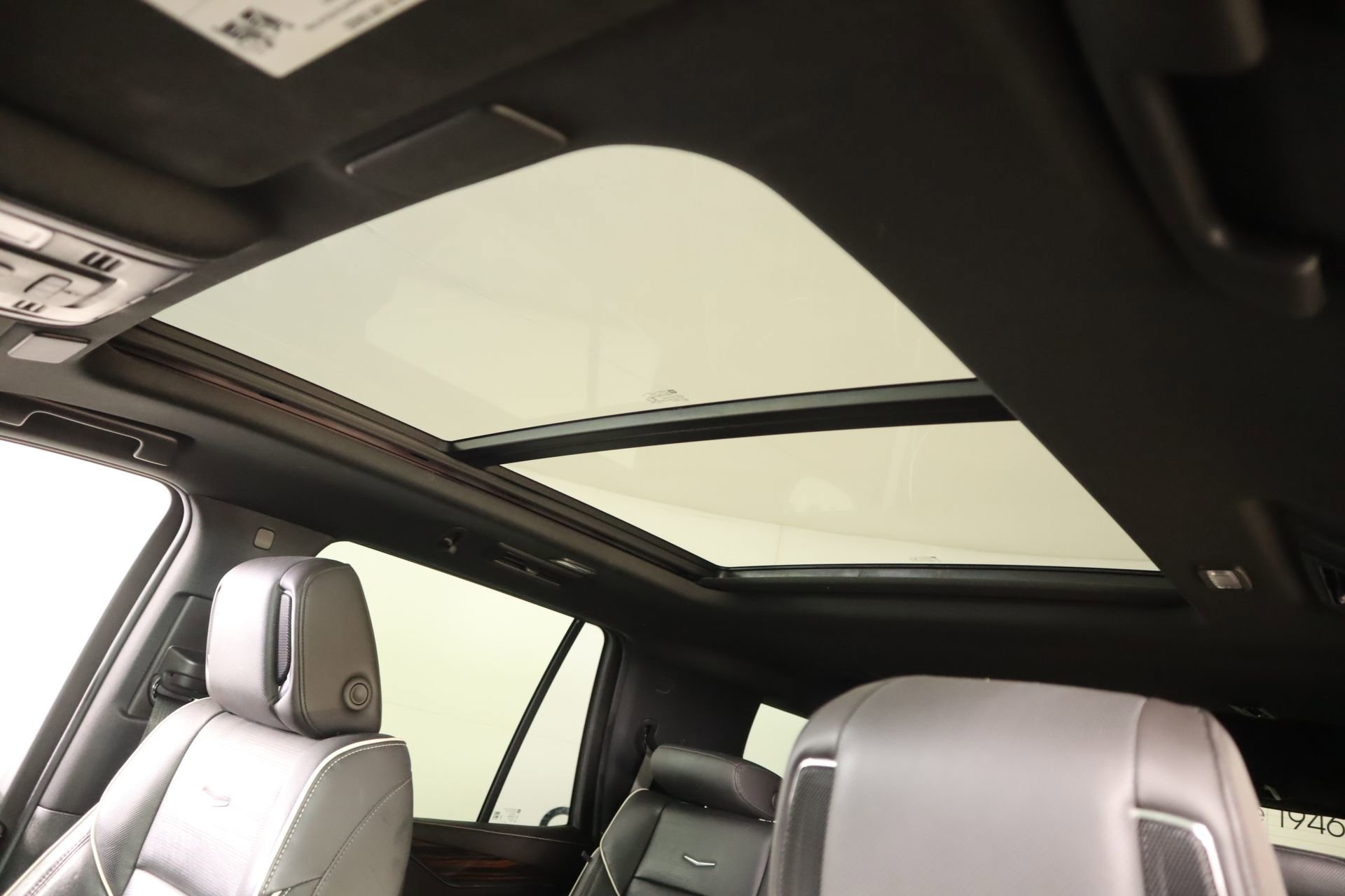 Used 2023 Cadillac Escalade Premium Luxury image 17