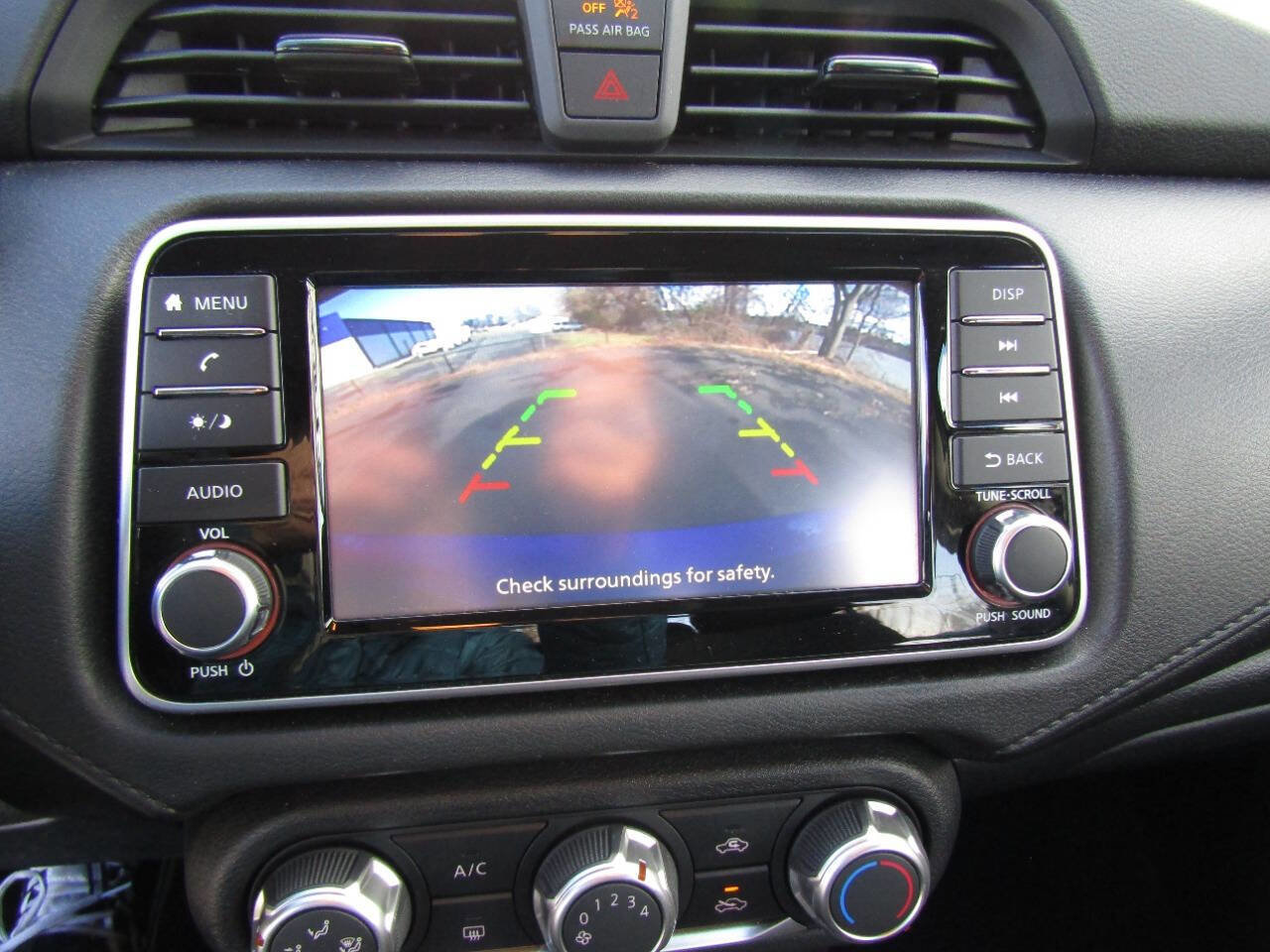 Used 2023 Nissan Versa S FWD image 13