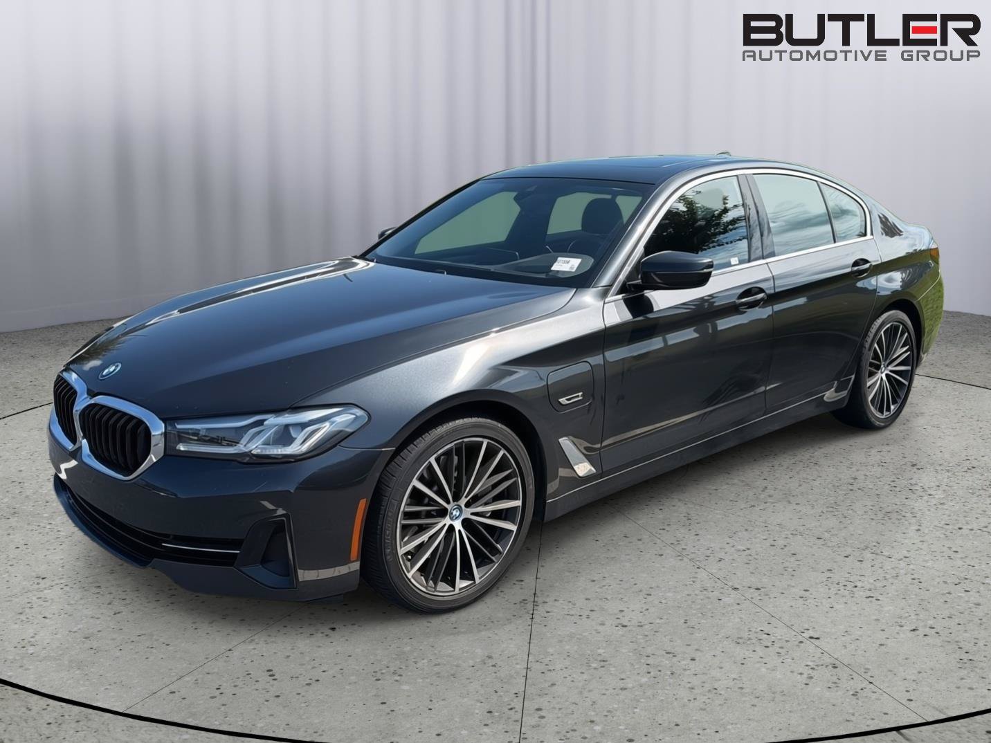 Used 2023 BMW 530e w/ Premium Package RWD image 1