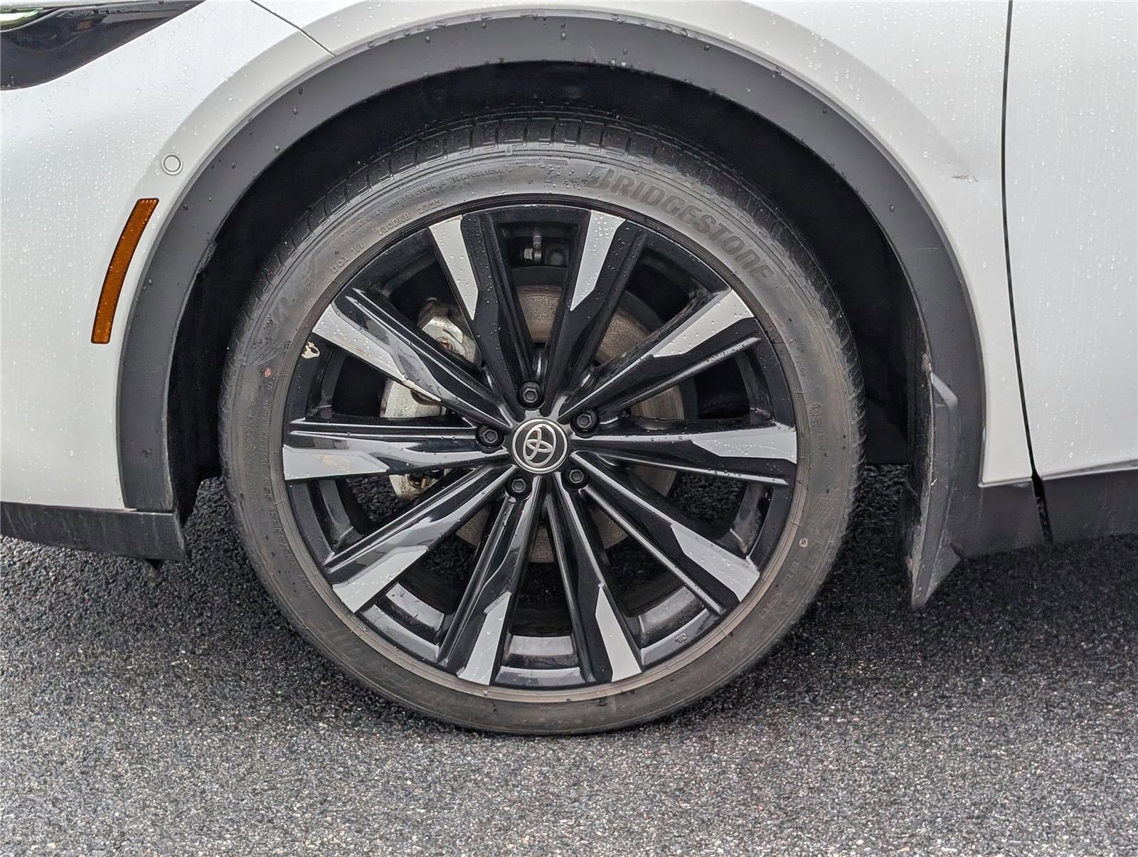 Used 2023 Toyota Crown Platinum image 11