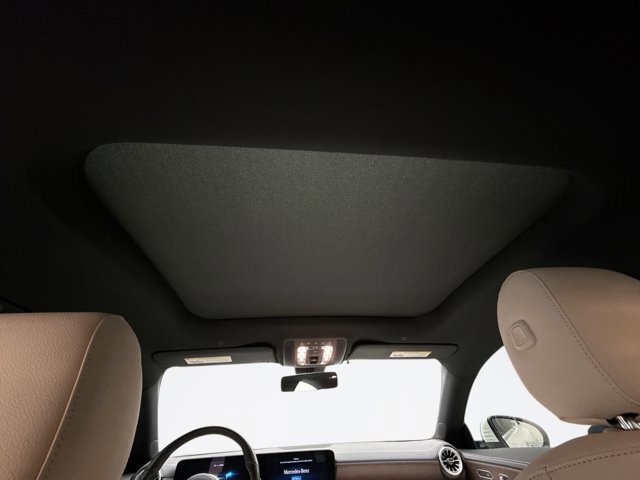 Used 2023 Mercedes-Benz CLA 250 4MATIC image 17