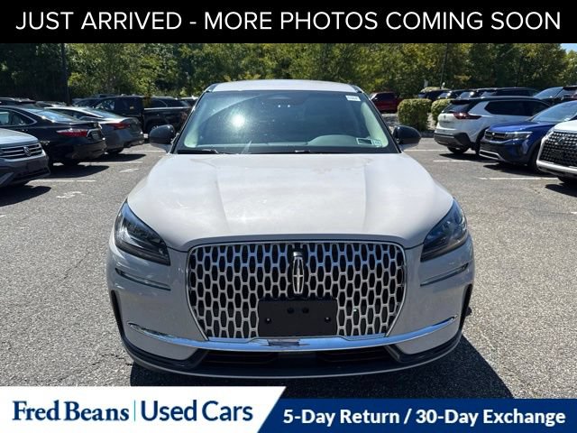 Used 2023 Lincoln Corsair AWD image 2