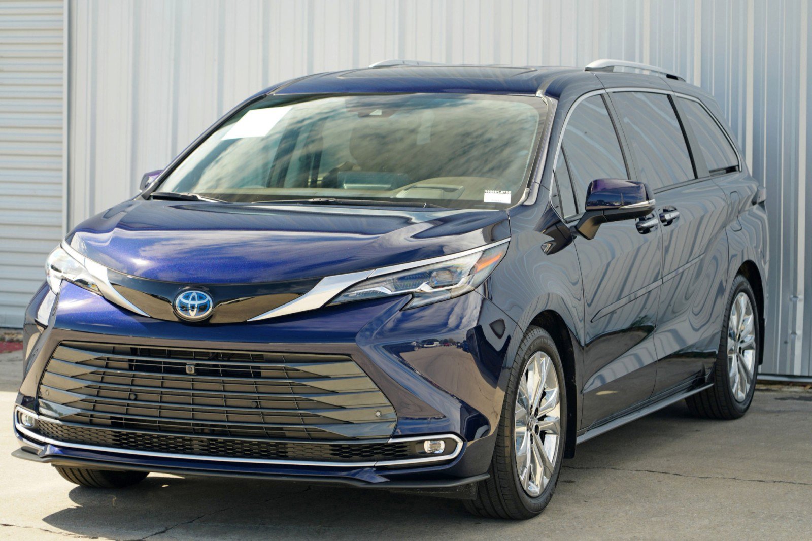 Used 2024 Toyota Sienna Platinum image 51