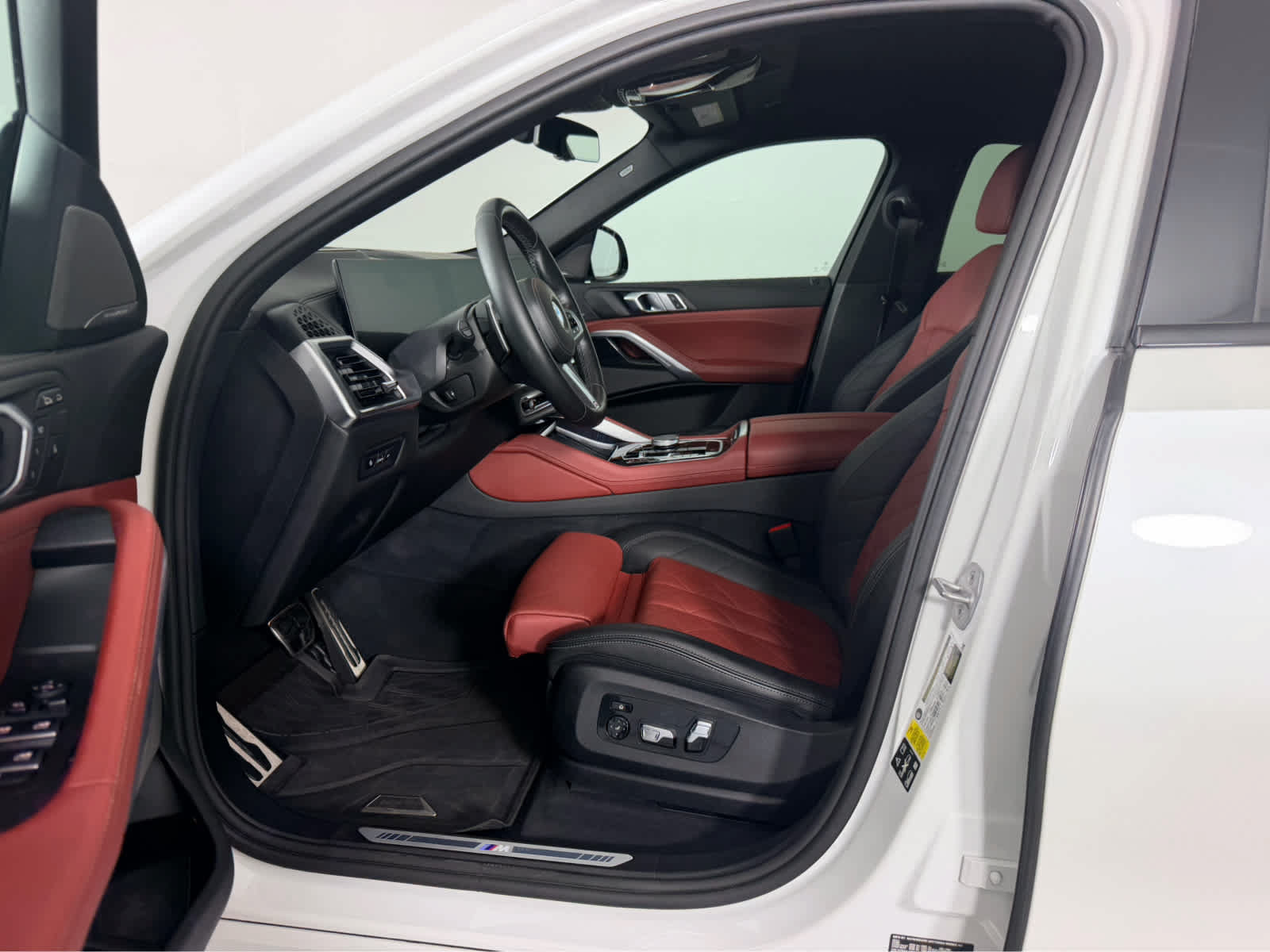 Used 2024 BMW X6 xDrive40i w/ Premium Package AWD/4WD image 9