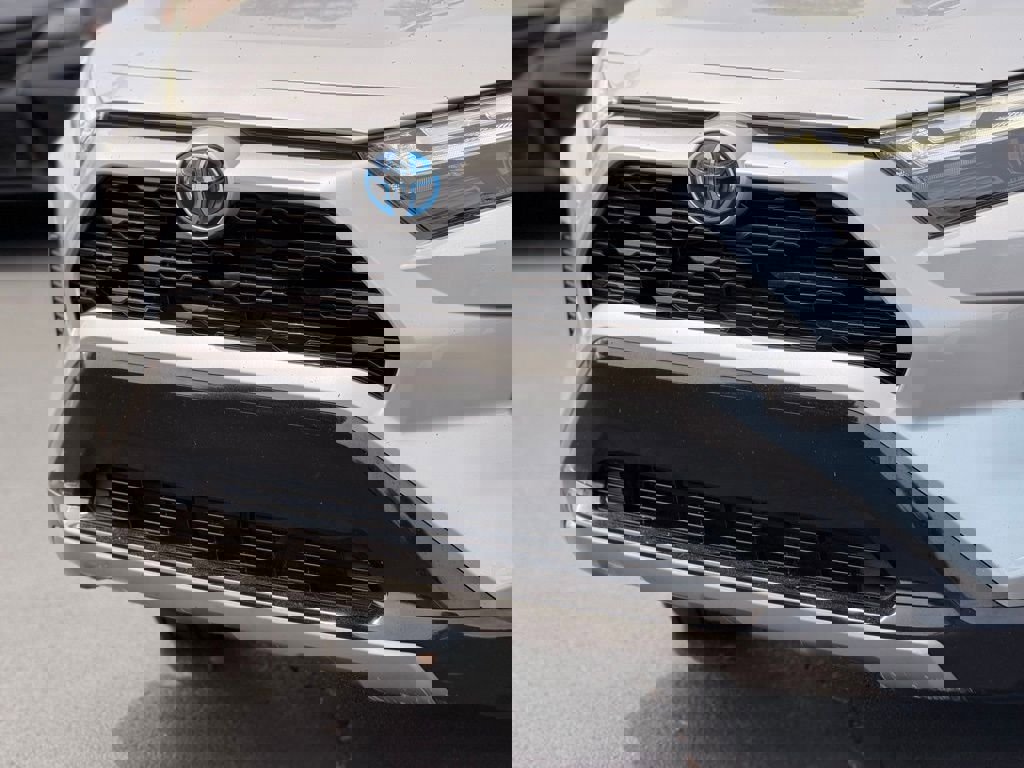 Used 2023 Toyota RAV4 SE image 9