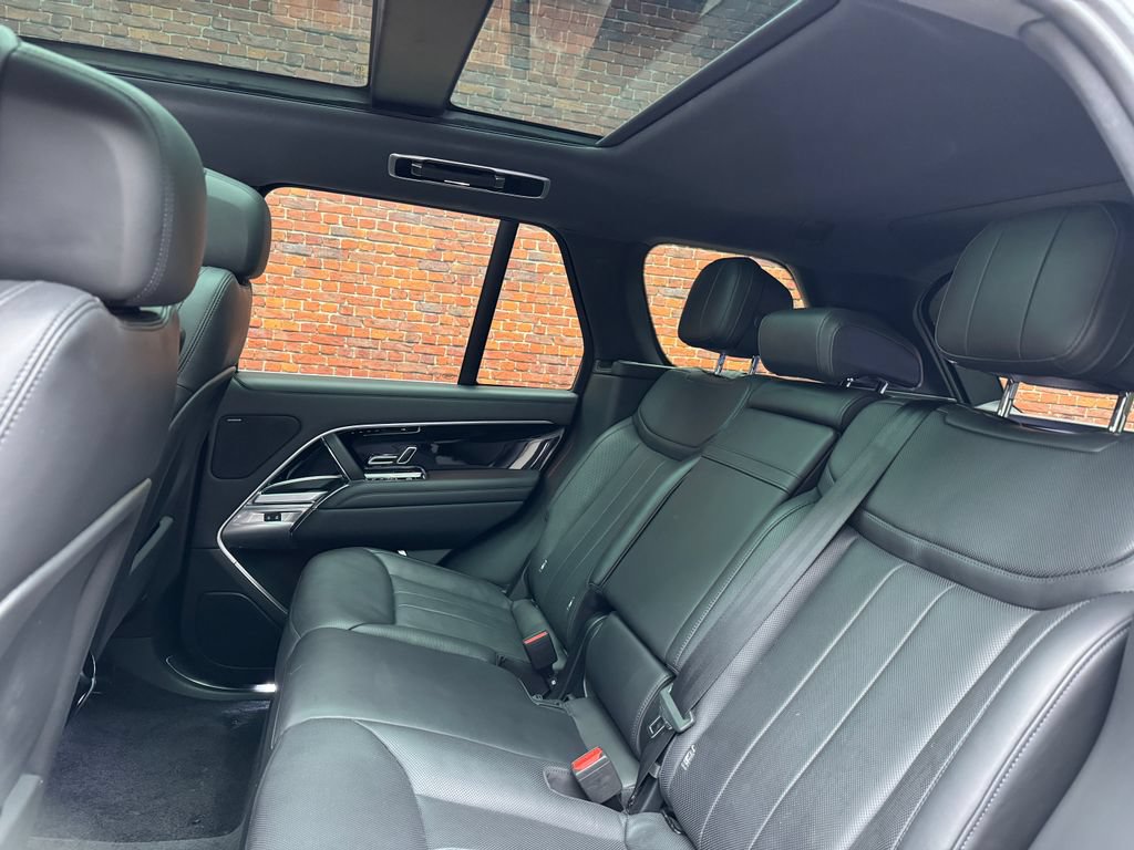 Used 2024 Land Rover Range Rover SE AWD/4WD image 24