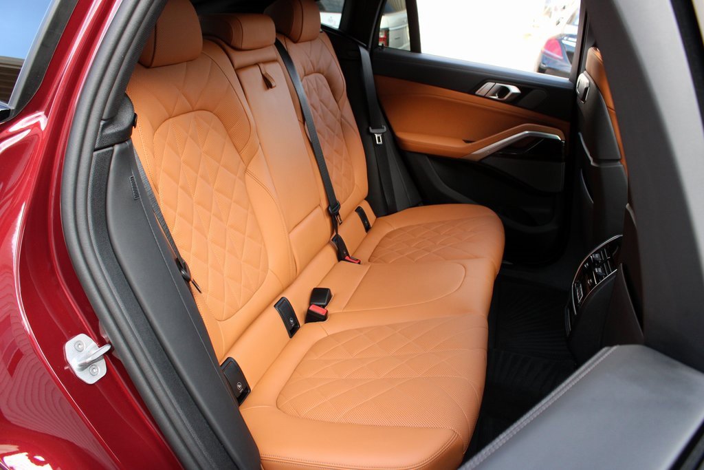 Used 2025 BMW X6 xDrive40i image 17