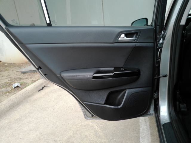 Used 2020 Kia Sportage EX FWD image 18