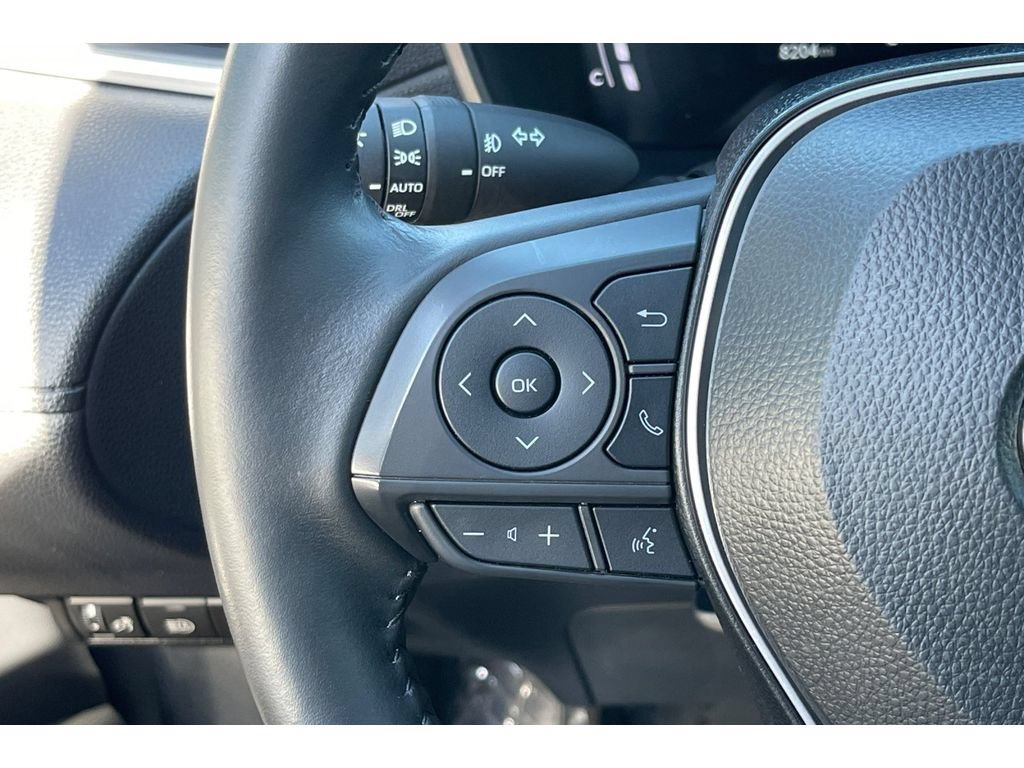 Used 2024 Toyota Corolla Cross XLE w/ Convenience Package FWD image 36
