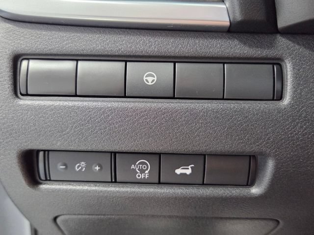 Used 2023 Nissan Rogue Platinum FWD image 30